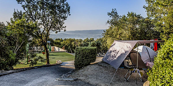 flat pitches camping des sources